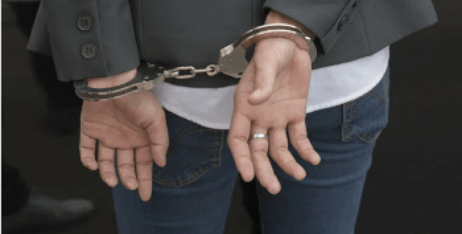 Νοίκιαζε χωματουργικά οχήματα και τα έβγαζε προς πώληση
