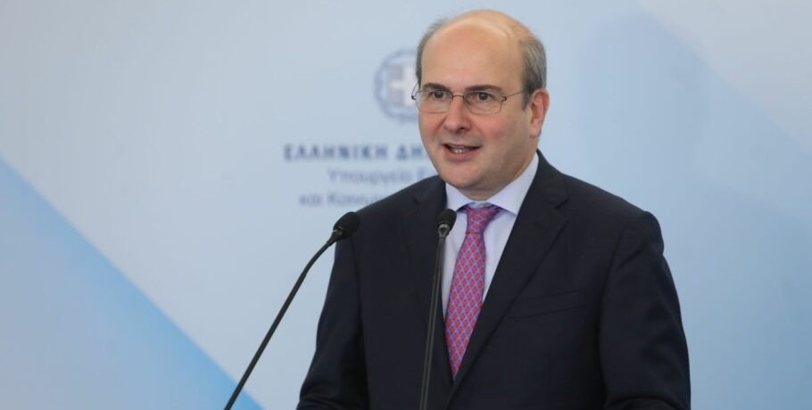 Χατζηδάκης: Δεν φοβόμαστε μείωση θέσεων εργασίας λόγω της αύξησης του κατώτατου μισθού