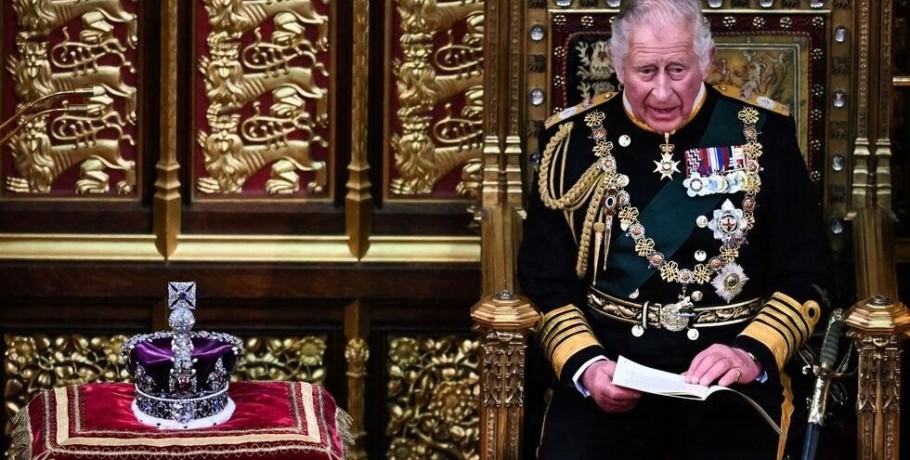 Ο βασιλιάς Κάρολος υποστηρίζει έρευνα για τους δεσμούς της μοναρχίας με τη δουλεία