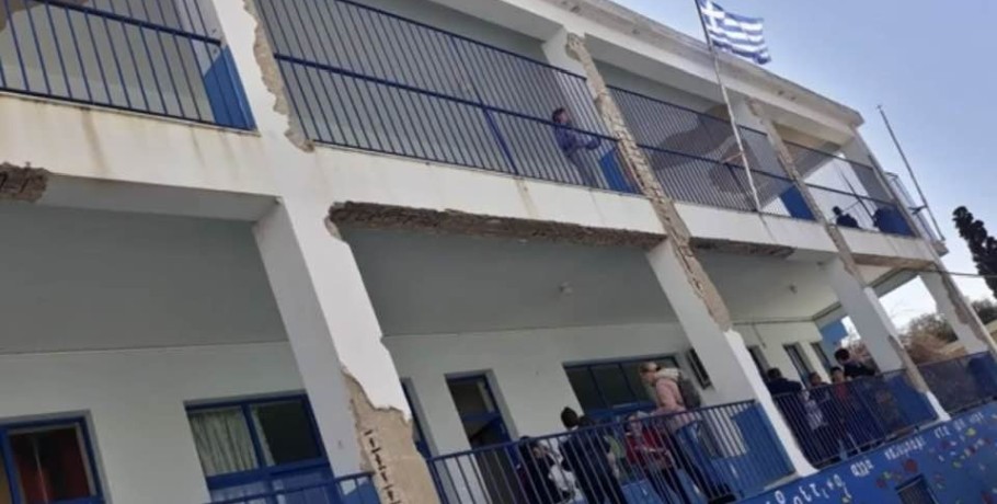 Χίος: Προειδοποιητικό «καμπανάκι» Τσελέντη για το σχολείο – «φέρετρο»