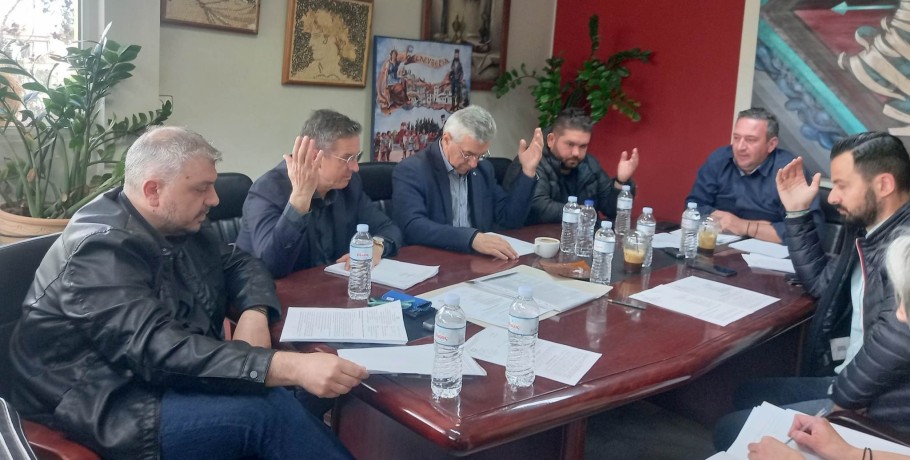 Οικονομική Αλμωπίας: Εντάσεις, παλία χρέη και έργα
