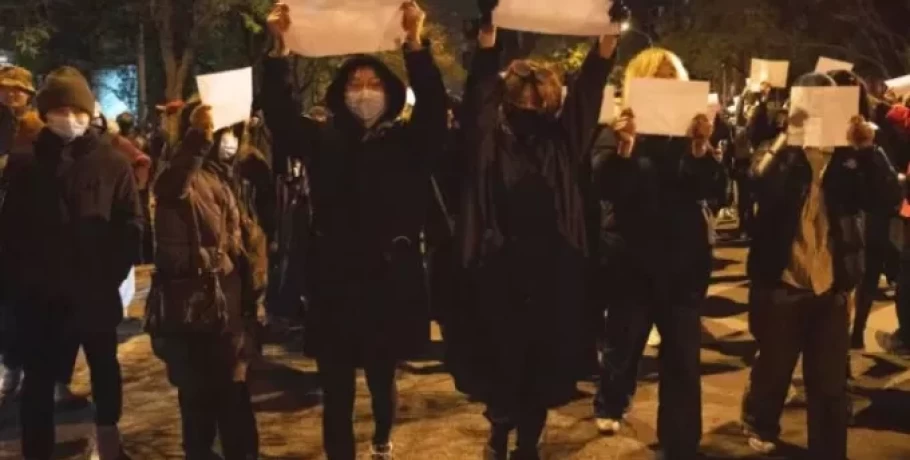 Ελεύθερες αφέθηκαν δύο Κινέζες που συμμετείχαν σε διαδηλώσεις για τον κορωνοϊο