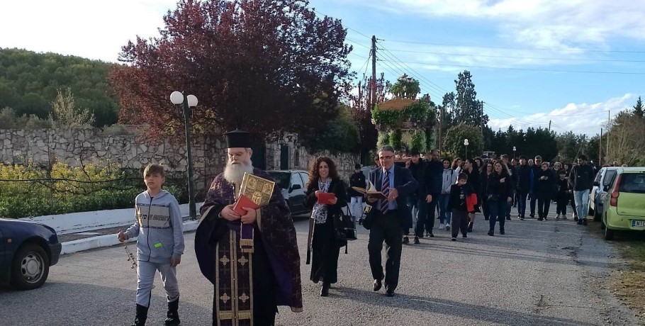 Η περιφορά του Επιταφίου στη Νέα Ζωή