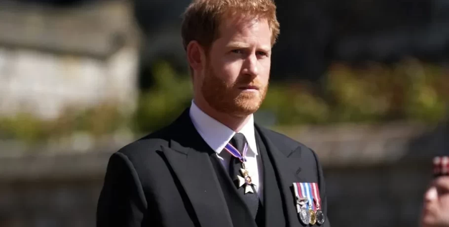 Ο πρίγκιπας Harry δεν προσκλήθηκε από τον πατέρα του στην τελετή στέψης