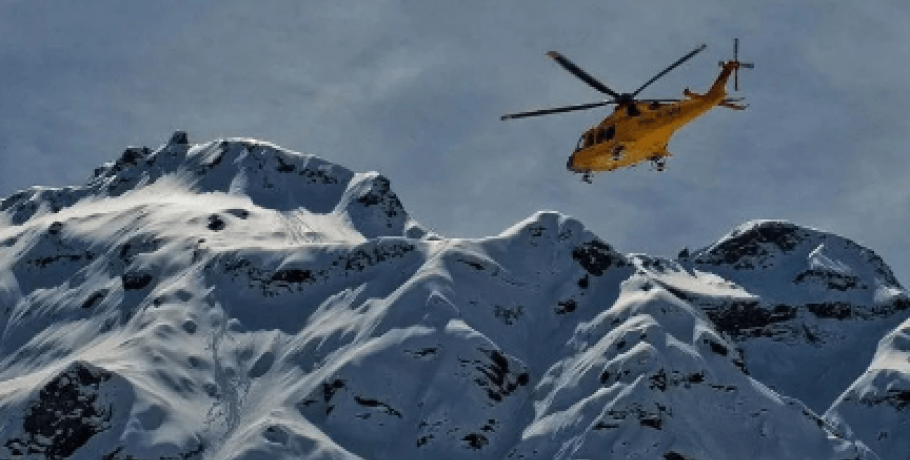 Χιονοστιβάδα παρέσυρε ομάδα ορειβατών στις ιταλικές Άλπεις