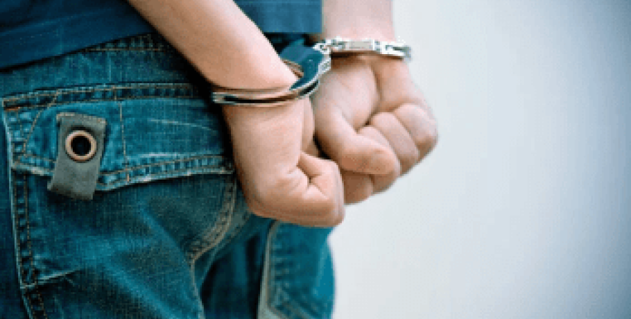 Συνελήφθησαν τρείς ανήλικοι για ληστεία συνομήλικων τους στην Κηφισιά