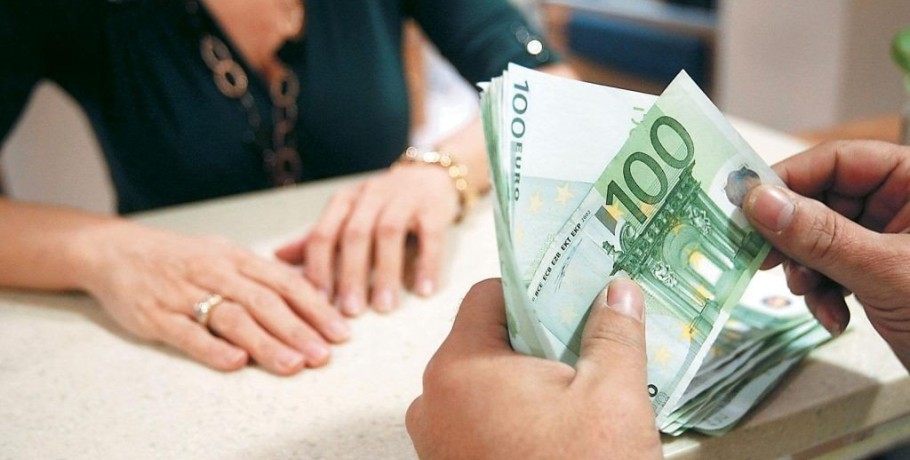 Συντάξεις: Προπληρωμή για 12 μερίσματα σε συνταξιούχους δημοσίου