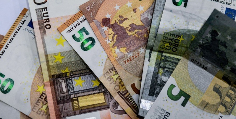 Συντάξεις – επιδόματα: Ξεκίνησαν οι πληρωμές