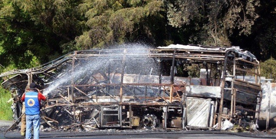 Τουλάχιστον 18 τουρίστες νεκροί από πτώση λεωφορείου σε χαράδρα στο Μεξικό