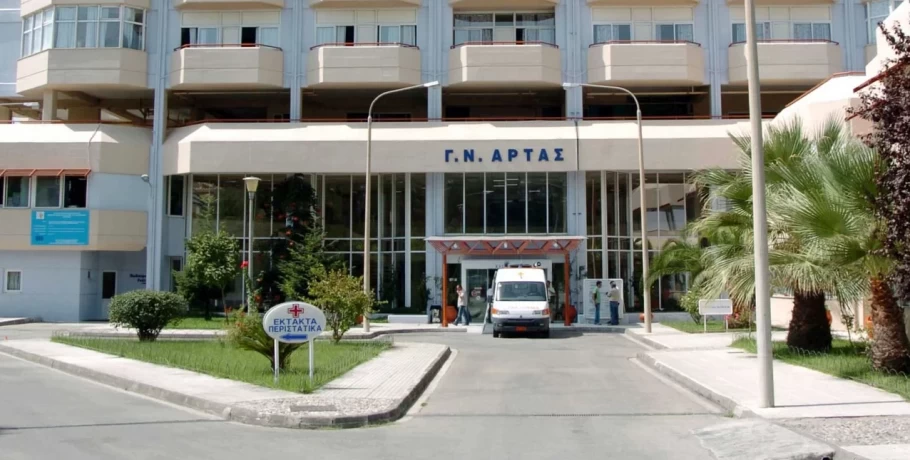 Τραγωδία στην Άρτα: Η μητέρα του βρέφους πήγε να πέσει από το μπαλκόνι, απόπειρα αυτοκτονίας και από τον πατέρα