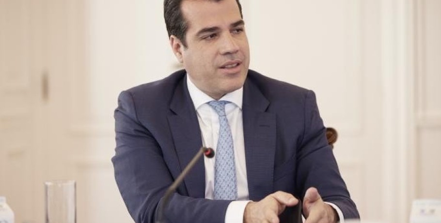 Επίθεση με γιαούρτια στον Θάνο Πλεύρη – Η οργισμένη ανάρτησή του