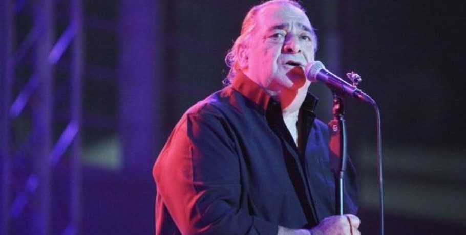 Αγνώριστος, -42 κιλά μπροστά στις κάμερες: Άλλος άνθρωπος ο Βασίλης Καρράς μετά την περιπέτεια της υγείας του