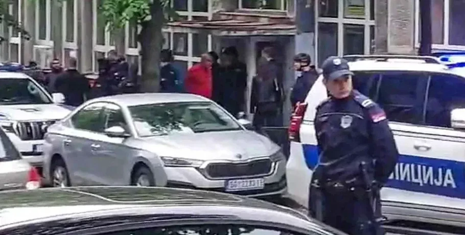 Πυροβολισμοί σε δημοτικό σχολείο στο Βελιγράδι - Ένας νεκρός φύλακας, πολλά τραυματισμένα παιδιά