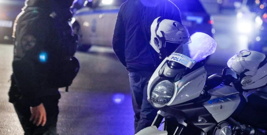 Κρήτη: Πήγε να βάλει φωτιά στο σπίτι του πρώην της και του έσκισε τα λάστιχα