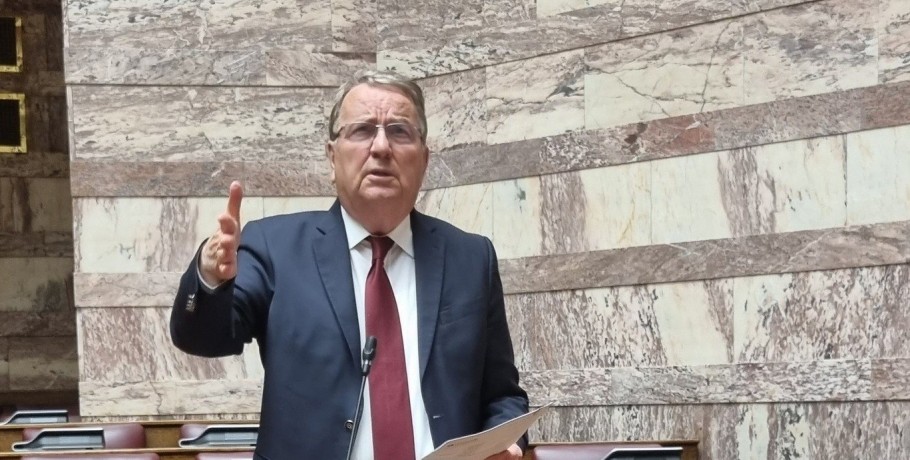 Τροπολογία Καρασμάνη για μετεγγραφές φοιτητών τρίτεκνων και πολύτεκνων οικογενειών