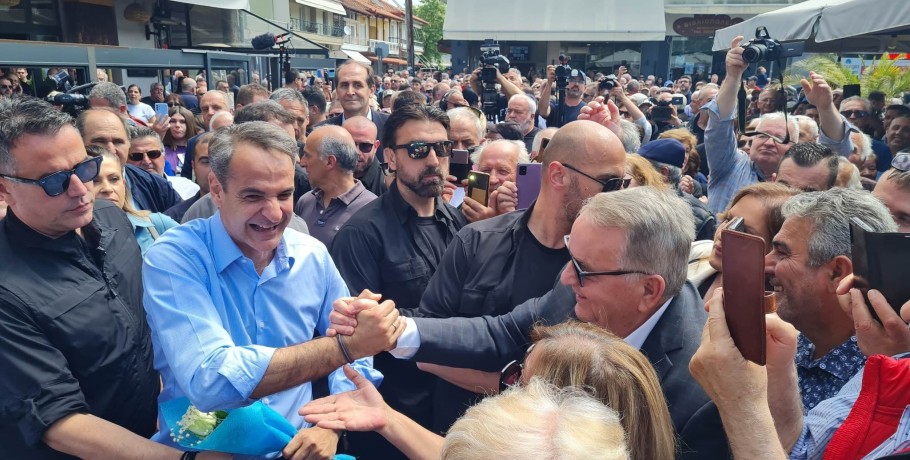 Με τον πρωθυπουργό ο Γιώργος Καρασμάνης