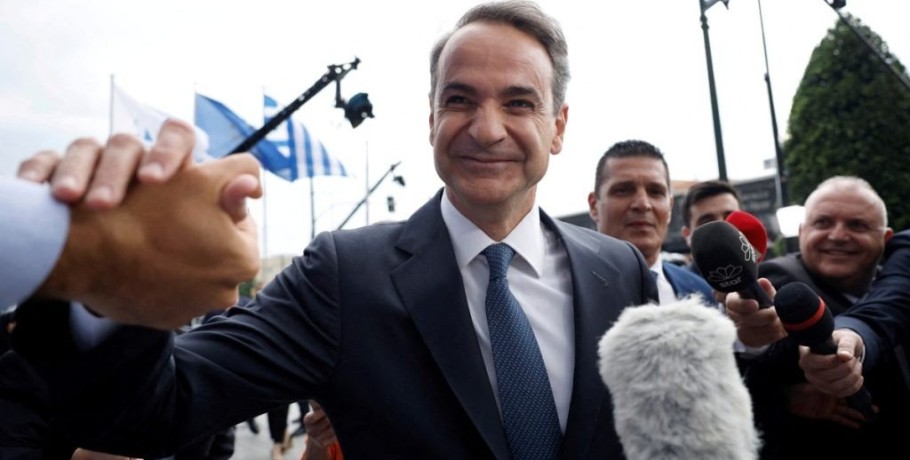 Bloomberg: Ο Μητσοτάκης ξεφεύγει από την παγίδα, όπου προσπάθησε να τον βάλει η Αριστερά με την απλή αναλογική