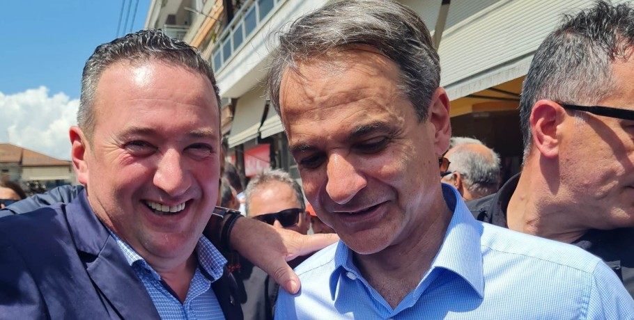 Θερμή συνομιλία του πρωθυπουργού με τον Δήμαρχο Αλμωπίας