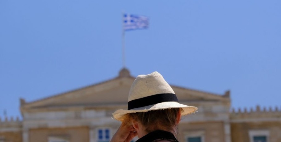 Κοινωνικός Τουρισμός: Ανοίγει η πλατφόρμα για 300.000 δικαιούχους – Mοριοδότηση για τα άτομα με αναπηρία και τους μονογονείς