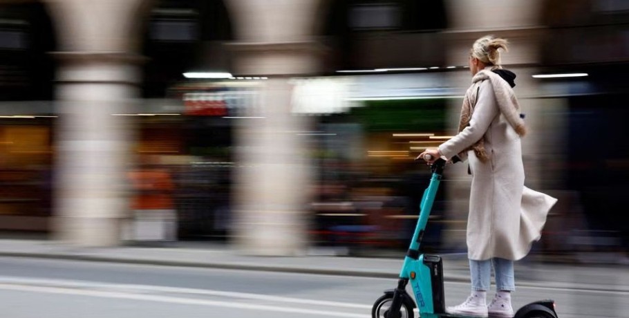 Θεσσαλονίκη: Τροχαίο με ηλεκτρικό πατίνι - Στο νοσοκομείο 27χρονη