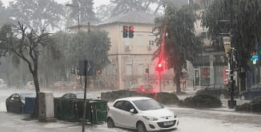 Καταιγίδες και ισχυρή χαλαζόπτωση στα Ιωάννινα (φώτο)