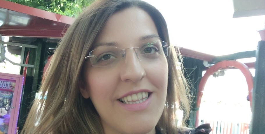 "Κολυμπάω στα βαθιά" από την Αναστασία Τσάλμα - μόλις κυκλοφόρησε το πρώτο της βιβλίο