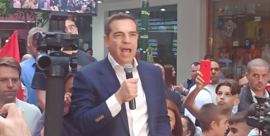 Ποια συνάντησε ο Τσίπρας λίγο πριν την ομιλία των Γιαννιτσών
