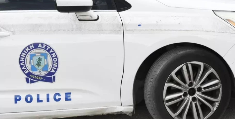 Συνελήφθη 66χρονη που διακινούσε ναρκωτικά έξω από σχολεία