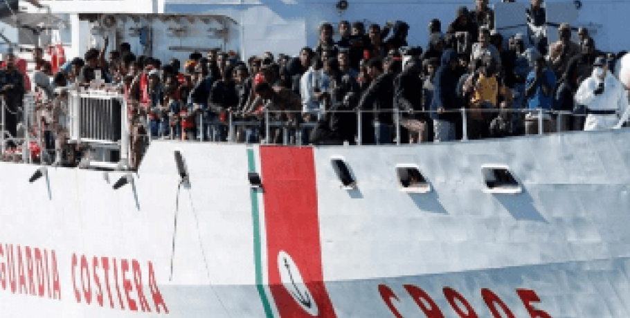 Συναγερμός στην Ιταλία: Παράτυποι μετανάστες επιχείρησαν να καταλάβουν τουρκικό εμπορικό πλοίο