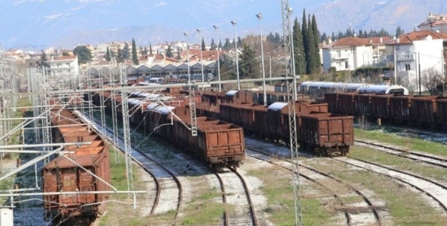 Ερωτικά όργια στο δεύτερο σταθμαρχείο της Λάρισας, Μεζούρλο