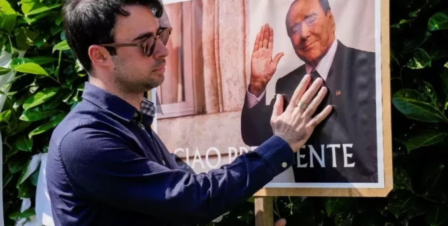 Ποιος θα κληρονομήσει την αυτοκρατορία Μπερλουσκόνι; Φήμες ότι είχε αλλάξει τη διαθήκη του στο νοσοκομείο