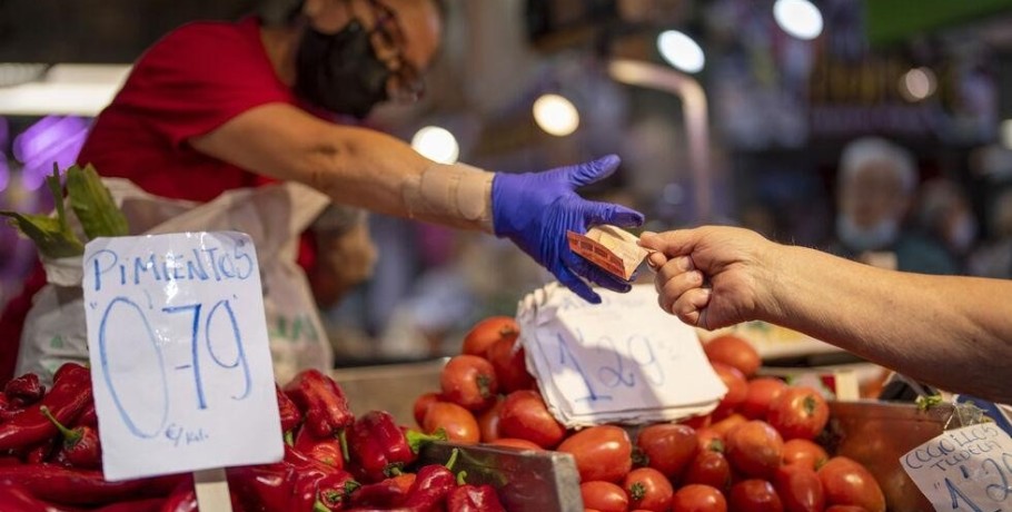 Παράταση εξαμήνου στην κατάργηση του ΦΠΑ σε βασικά αγαθά στην Ισπανία