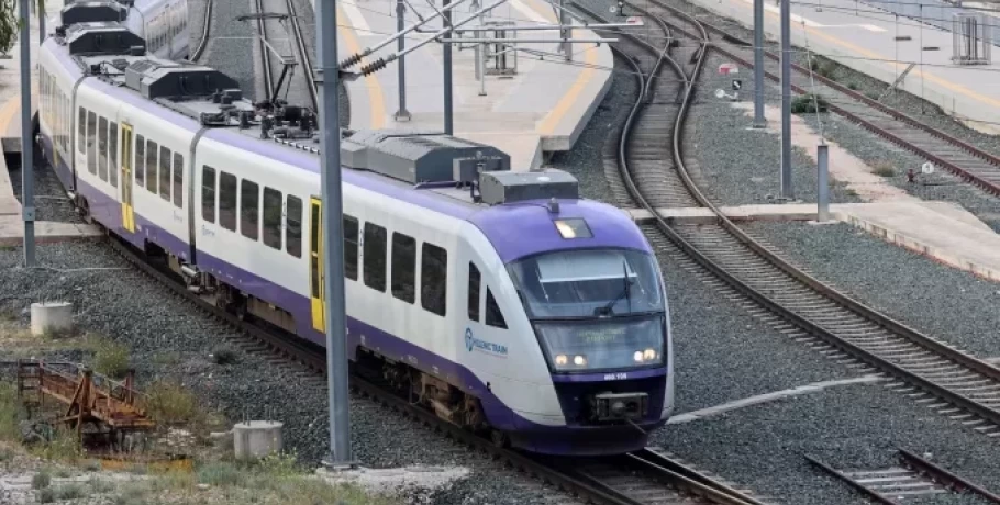 Τρένο από Θεσσαλονίκη προς Αθήνα ακινητοποιήθηκε σε σήραγγα