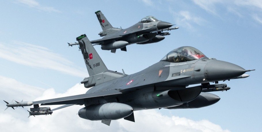 Ελληνοτουρκικά: Ωρύονται οι Τούρκοι για τα F-16 – Δριμύ κατηγορώ Τσελίκ σε Μενέντεζ και Κογκρέσο