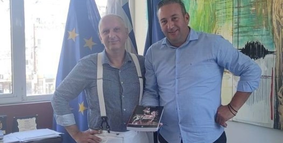 Με τον Χρήστο Μπάτση συναντήθηκε ο Σκυδραίος συγγραφέας Χρήστος Ζηκούλης