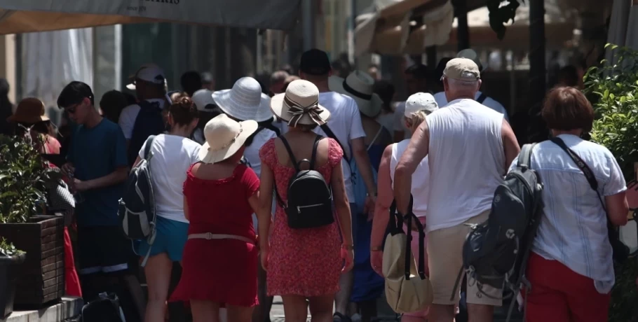 Κορωνοϊός: 16 θάνατοι και 17 διασωληνωμένοι την προηγούμενη εβδομάδα, ανακοίνωσε ο ΕΟΔΥ