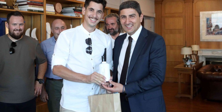 Λευτέρης Αυγενάκης: «Προτεραιότητα μας οι νέοι επαγγελματίες αγρότες»