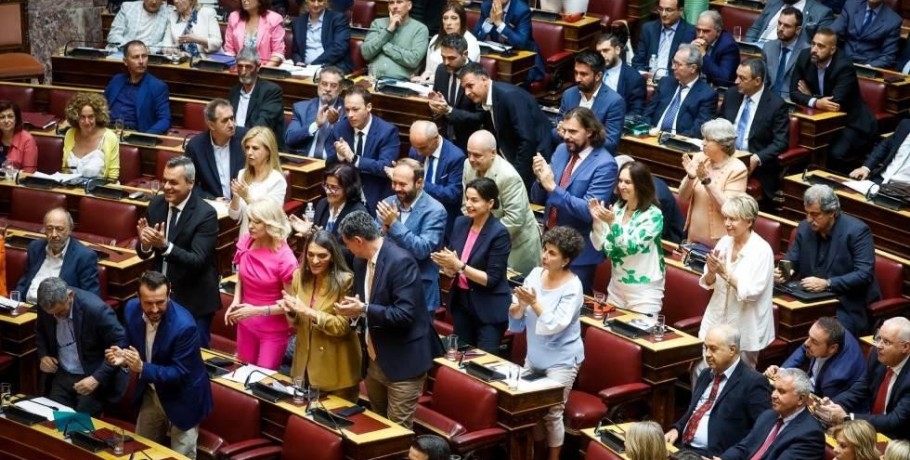 ΑΠΕ και Τασούλας έβγαλαν... πρόεδρο στον ΣΥΡΙΖΑ