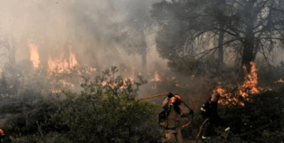 Πυρκαγιές: Ακυρώθηκε η εκκένωση στον Απόλλωνα Ρόδου