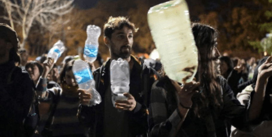 Ουρουγουάη: Νερό με αλάτι για τους πολίτες, που καταγγέλλουν την Google για «λεηλασία»