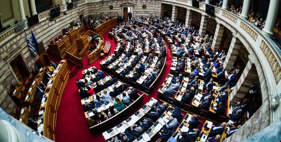 Μιλούν σήμερα οι αρχηγοί στη Βουλή -Ο Φάμελλος και η «πρώτη» Ανδρουλάκη