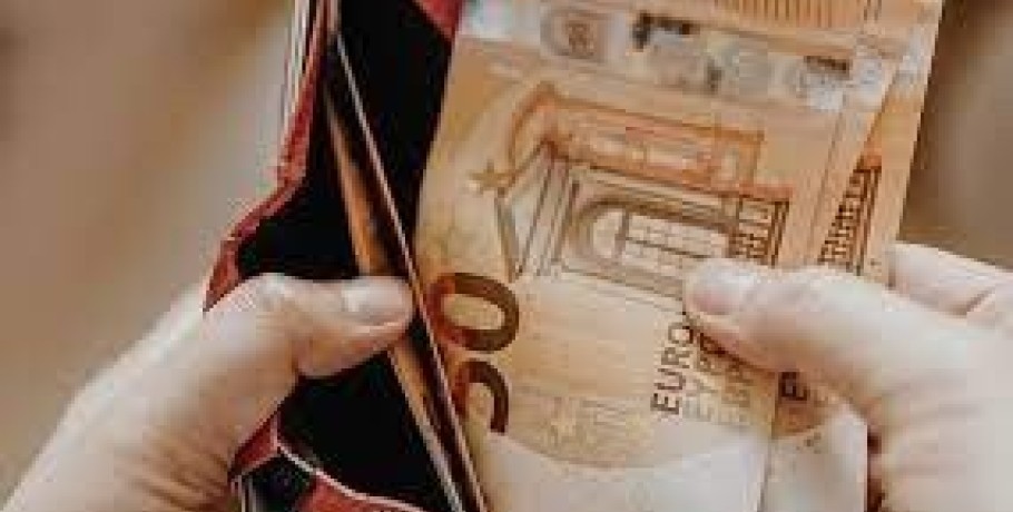 Επίδομα 400 ευρώ σε εργαζόμενους του ιδιωτικού τομέα: Παράταση έως τις 14/10