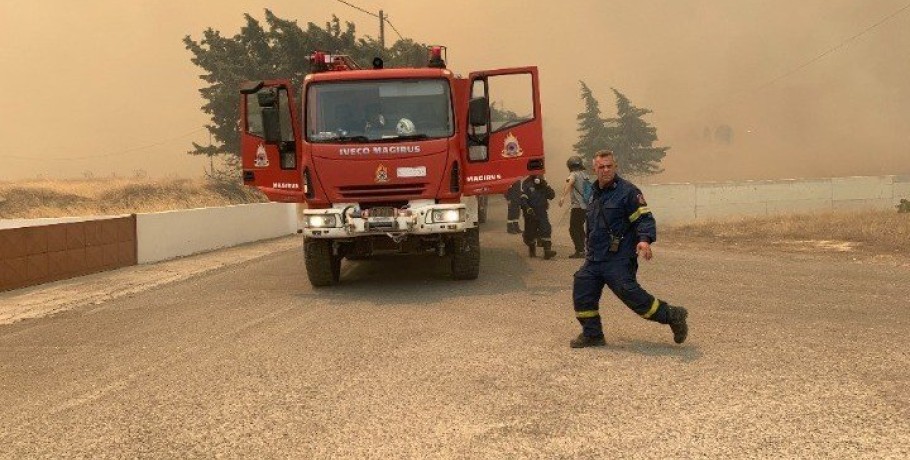 Για 8η μέρα συνεχίζονται στην Ρόδο οι προσπάθειες για την κατάσβεση της φωτιάς