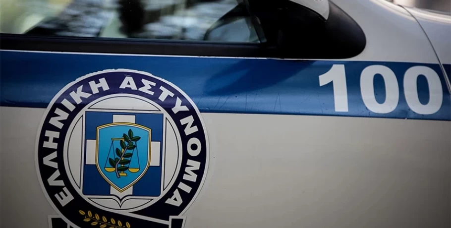 Μπούκαραν μέρα μεσημέρι σε ψιλικατζίδικο της Θεσσαλονίκης και απείλησαν τον υπάλληλο με σύριγγα