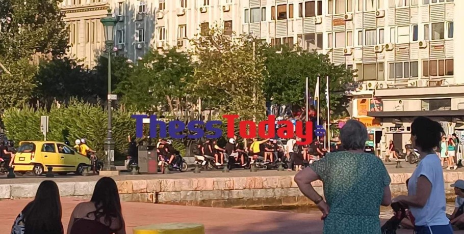 Μηχανοκίνητη πομπή οπαδών του Άρη στη Λ. Νίκης (video)