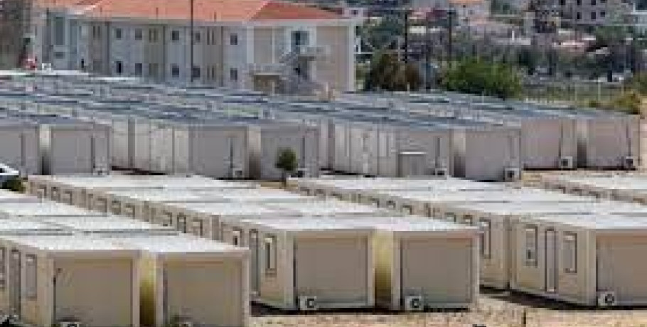 Εκκενώνονται οι εγκαταστάσεις της Αστυνομίας και το κέντρο κράτησης μεταναστών στην Αμυγδαλέζα