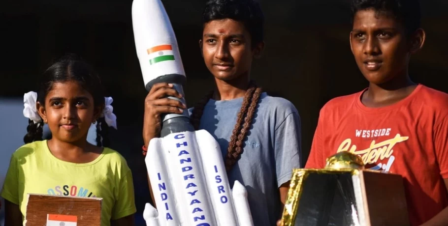Η Ινδία έγραψε διαστημική ιστορία χωρίς... να βάλει βαθιά το χέρι στην τσέπη - Η σύγκριση με τη NASA