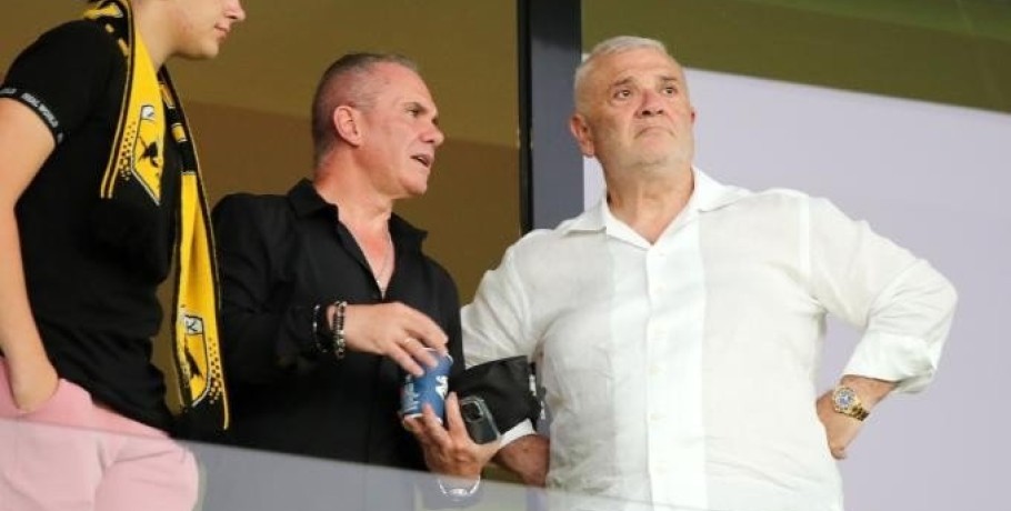 Μελισσανίδης στους παίκτες μετά την πρόκριση θρίλερ της ΑΕΚ: «Με αυτά που περάσαμε, 10 χιλιάδες... πρόστιμο