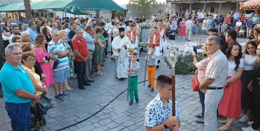 ΙΜ Κοιμήσεως Θεοτόκου Λακκας: Αρχιερατικός Εσπερινός
