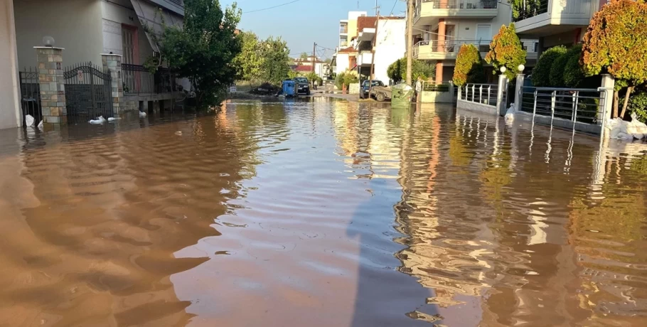 Λάρισα: Αγωνία από τον φουσκωμένο Πηνειό - «Τις τελευταίες ώρες ανεβαίνει πιο γρήγορα το νερό»